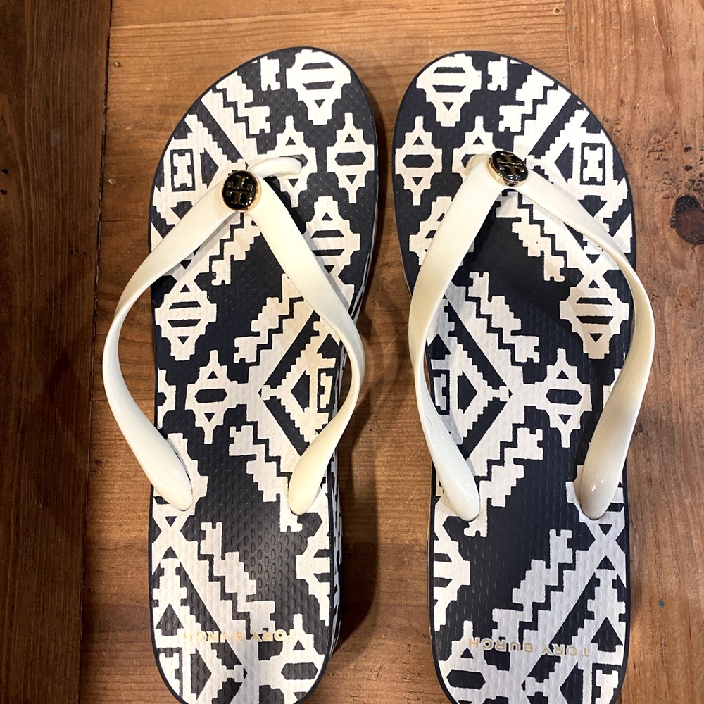 Tori birch sandals ivory geometric size 11